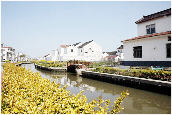 星辰绿地星辰绿地位于朱泾镇秀州街以北,人民路以西,建于2019年6月