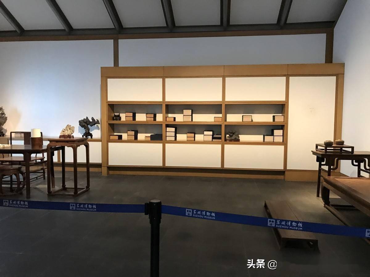 很像现代书房的书架.明代的啥样?