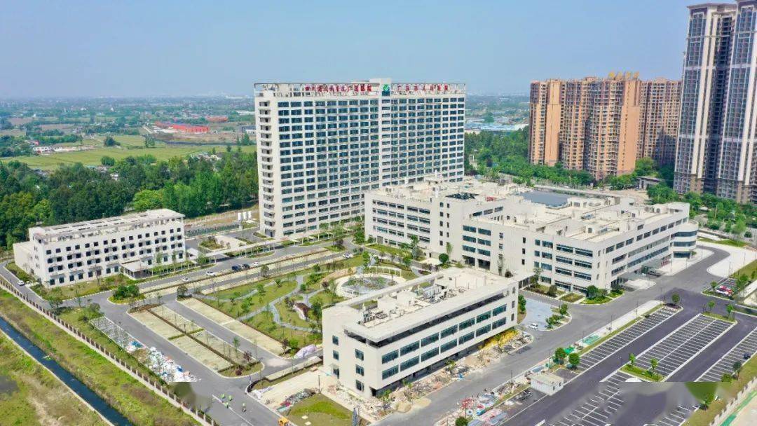 【one话题】当无人机从广汉上空飞过,竟然._城市_三星堆博物馆_连山