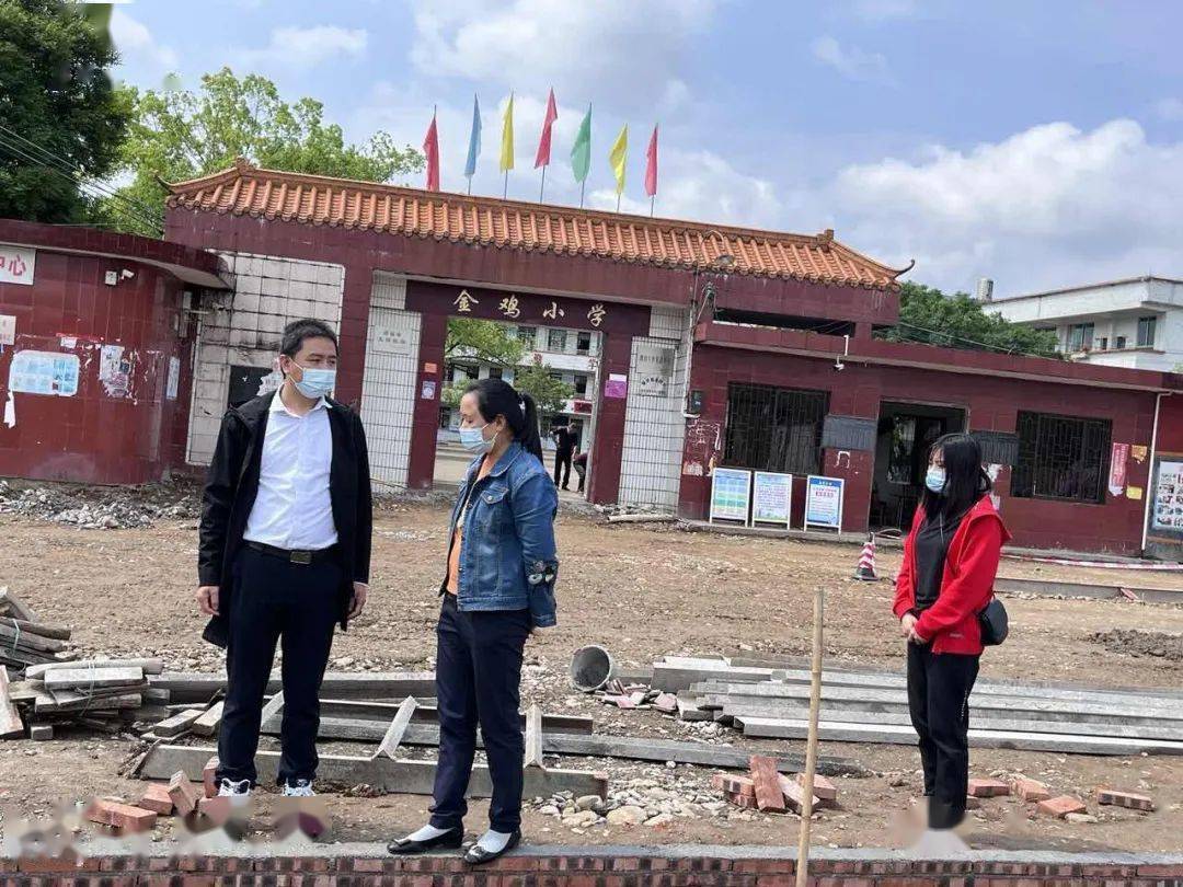为民履职办实事连南寨岗镇人大代表办实事修好民心路架起连心桥