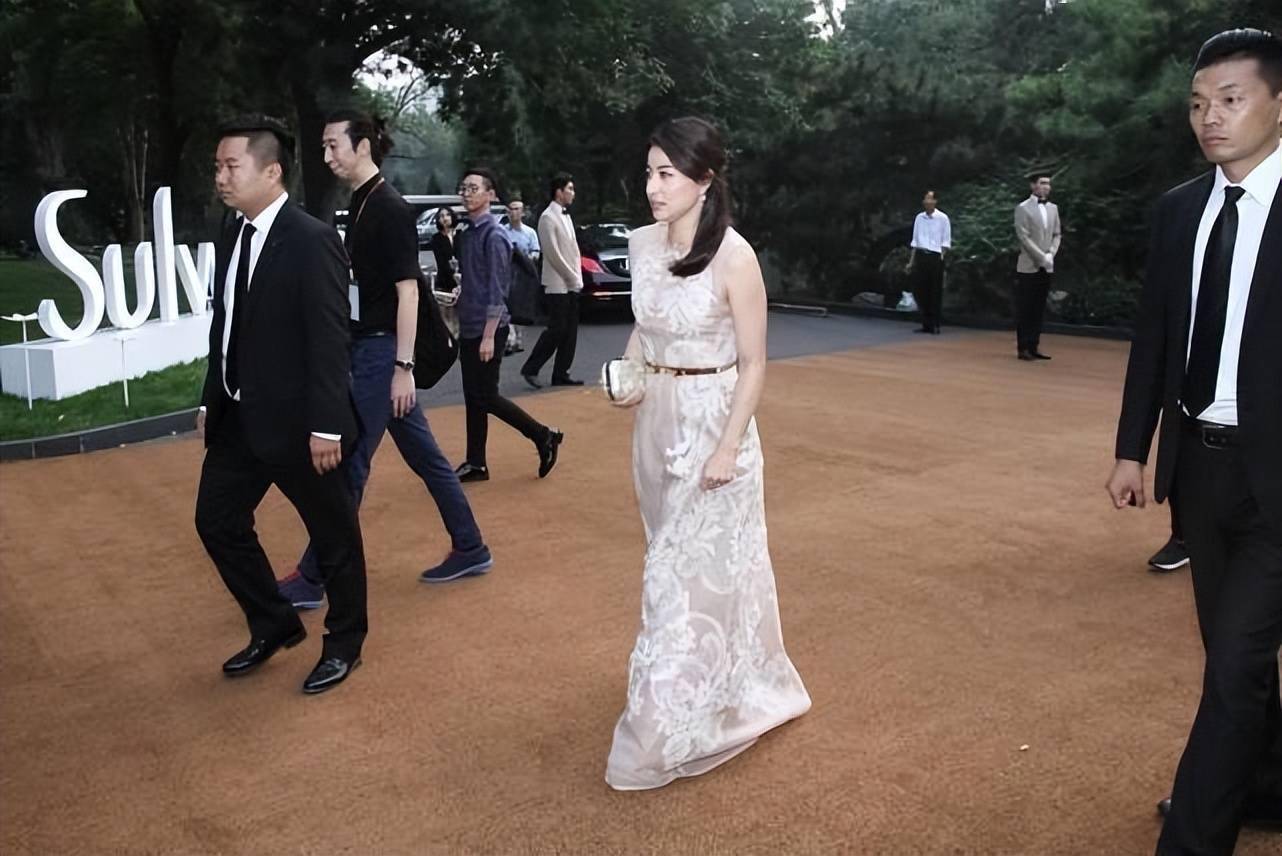 吴敏霞郭晶晶同框看出身材管理有多重要这才是减龄的关键
