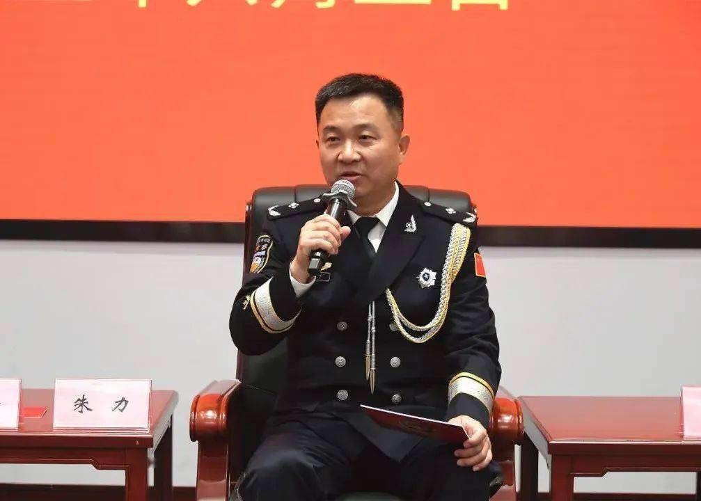 人民网记者:朱力政委,作为受表彰的全国优秀公安基层单位代表,同时