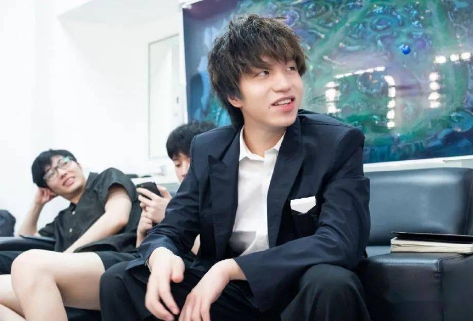 再见明凯edg官宣夏季赛大名单厂长不在教练席粉丝不用背锅了