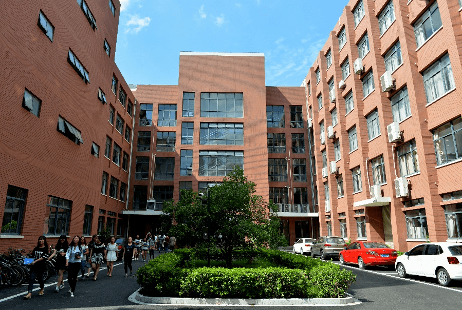 svcst转发喜报上海科学技术职业学院入选上海市高水平高职学校和高