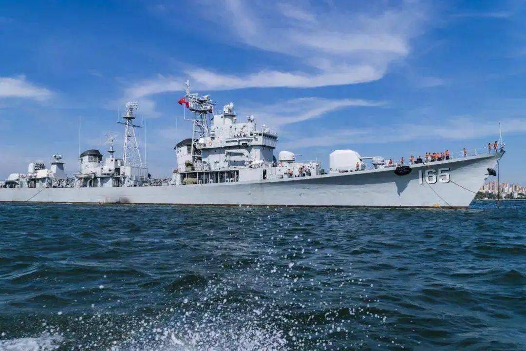 67食足8餐61199元湛江三天庆祝中国海军成立73周年近距离观军舰