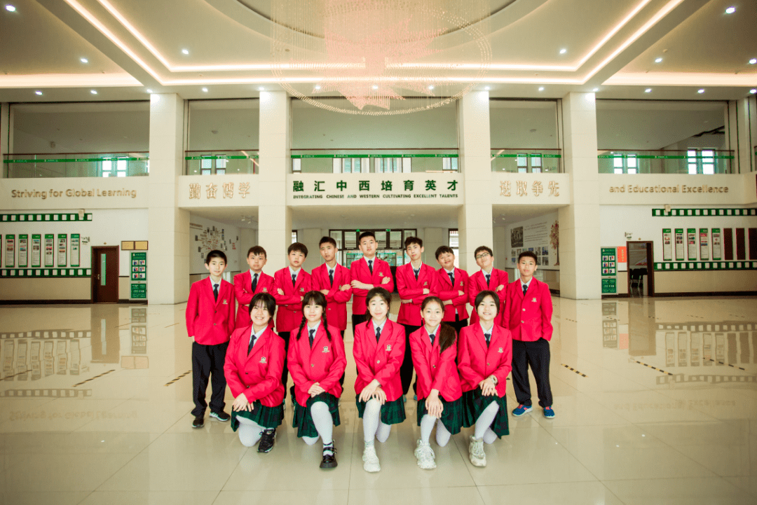 乘枫同行逐梦不止平湖枫叶国际学校2022届六年级升学典礼