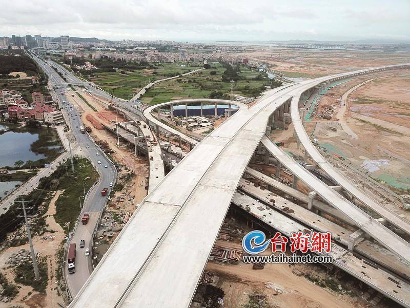 宣告省市重点工程溪东路(翔安南路-机场快速路段)全部桥梁上部箱梁浇