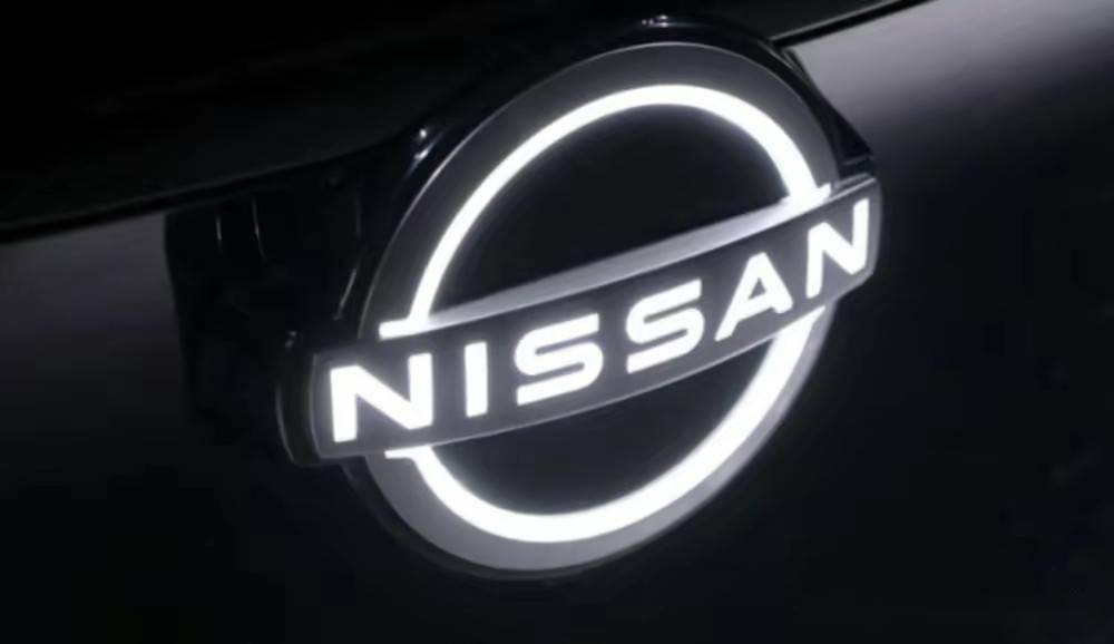 全新日产天籁渲染图曝光发光车标20t尺寸超越本田雅阁