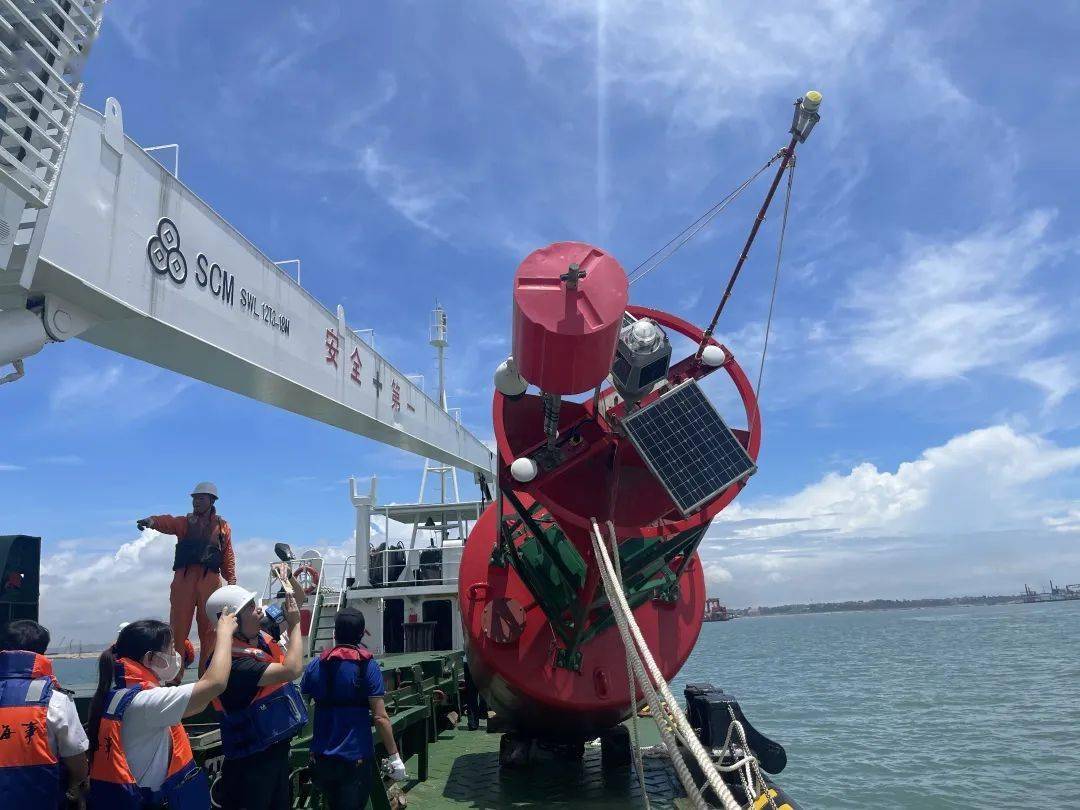 "高科技""多功能""中国芯"!这个多功能智能航标刚刚在厦门港成功投放