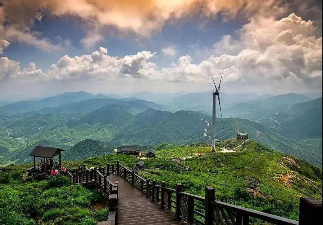 599元|叹世界【湖南云冰山&贺州西溪温泉】食足5餐~叹5星自助晚餐