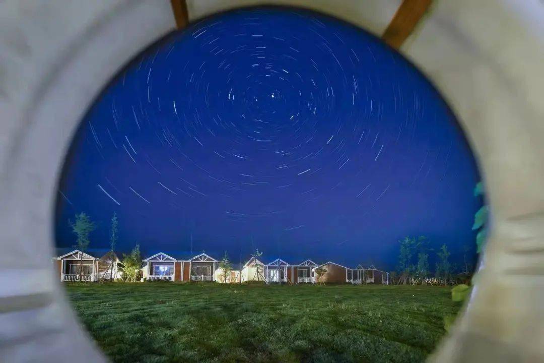 住:川河盖星空屋餐:早餐,晚餐第二天:秀山--兴隆坳--川河盖02住:秀山