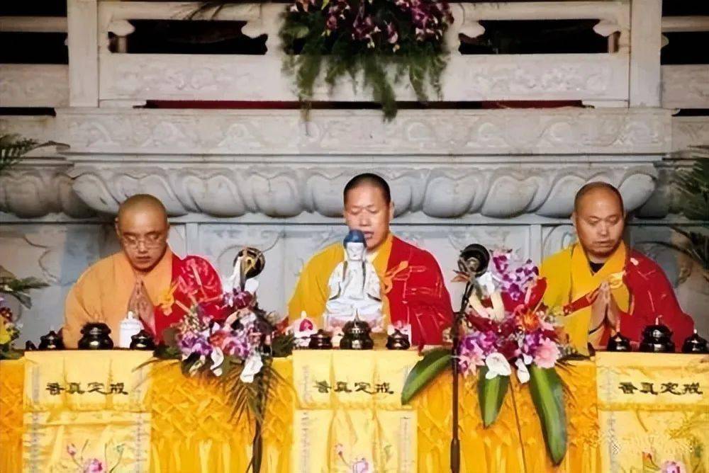 94年江西灭门案逃犯潜逃17年混成得道高僧一副字能卖50万