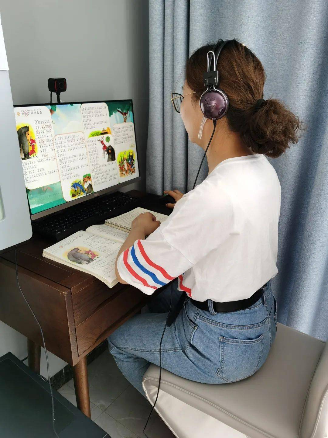 云端课堂齐奋进共课时艰向未来