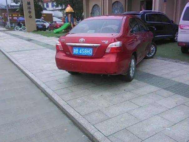 2022-06-2 15:07车牌号:浙bdp3037违法地点:石浦镇大庆路53号违法时间