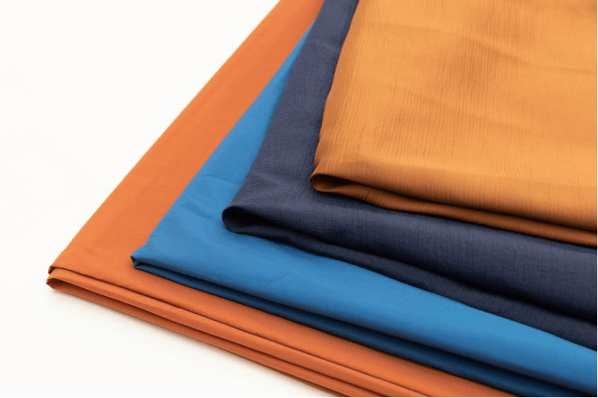 近年来中国纤维流行趋势推出了仿棉,仿毛,仿麻,仿真丝纤维,从视觉