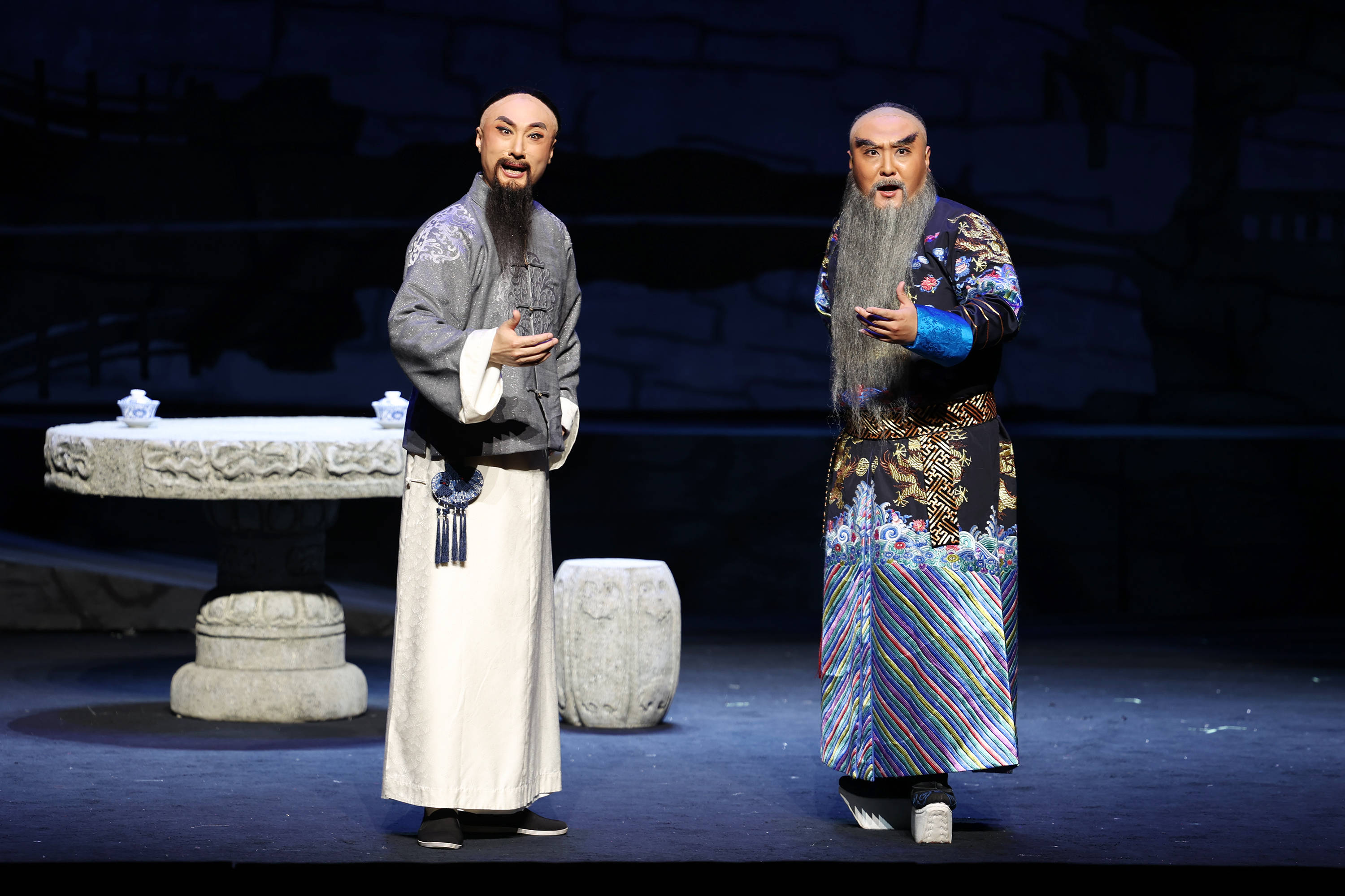 由国家京剧院一级演员杜喆与江苏省演艺集团京剧院一级演员高飞,董源