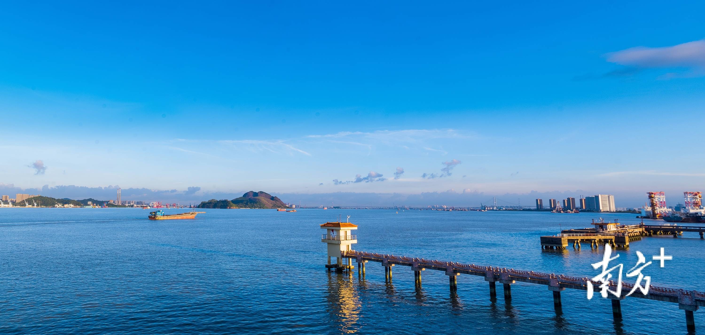 威远岛海边水文站.我们不是孤岛,因海洋而连成了一个命运共同体.