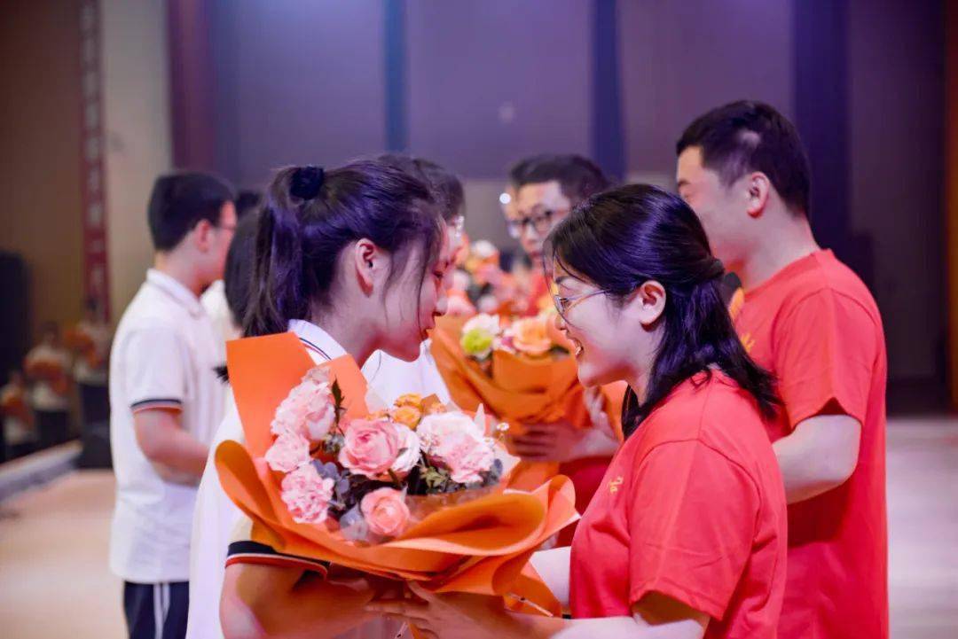 腾飞逐梦金榜题名秀山高级中学2022届毕业晚会