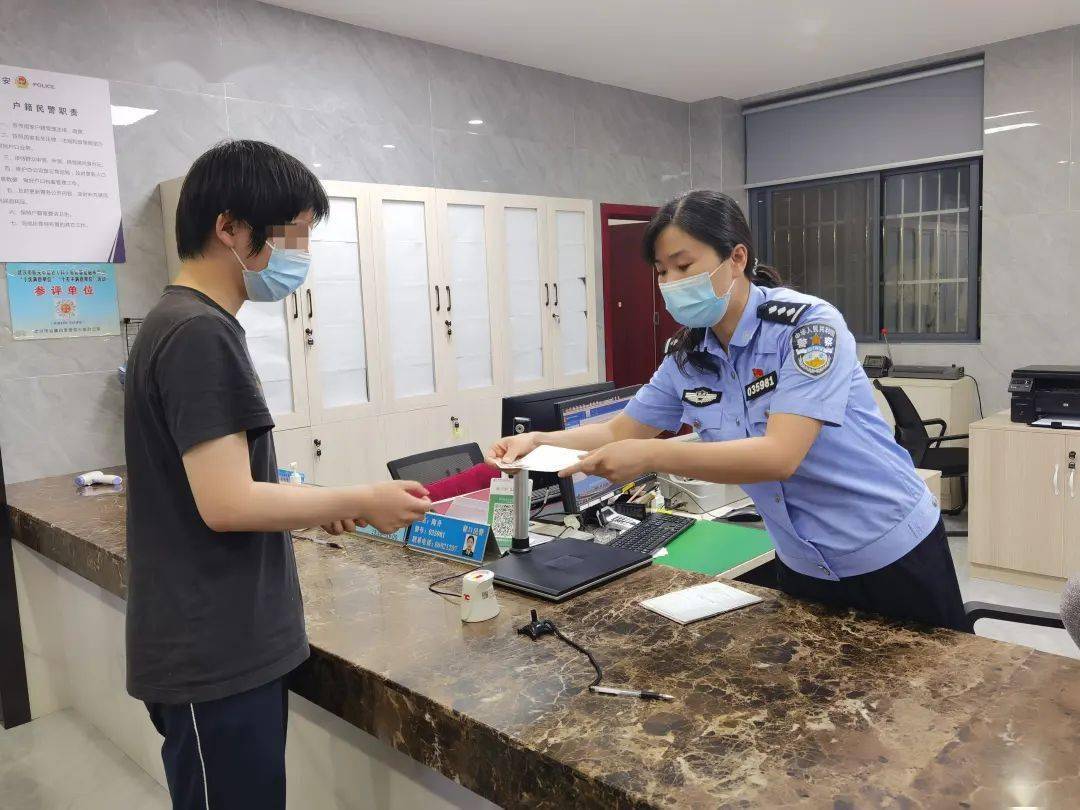 "6月6日晚9时许,武汉市公安局洪山区分局梨园派出所值班室接到一名