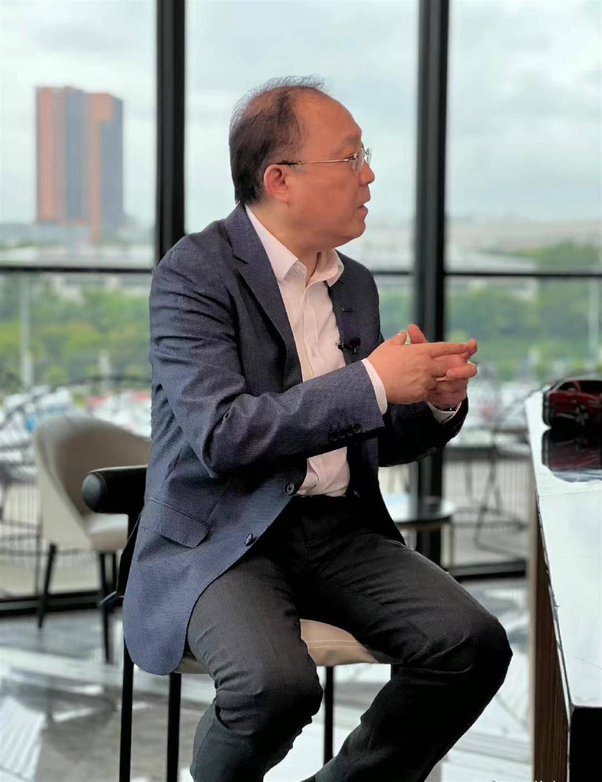 前一日,比亚迪集团执行副总裁,汽车工程研究院院长廉玉波在接受cgtn