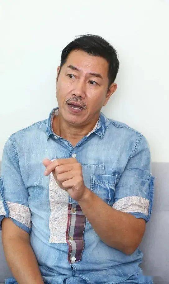 陈静演被虐怨妇好压抑与何华超玩拳头亲热