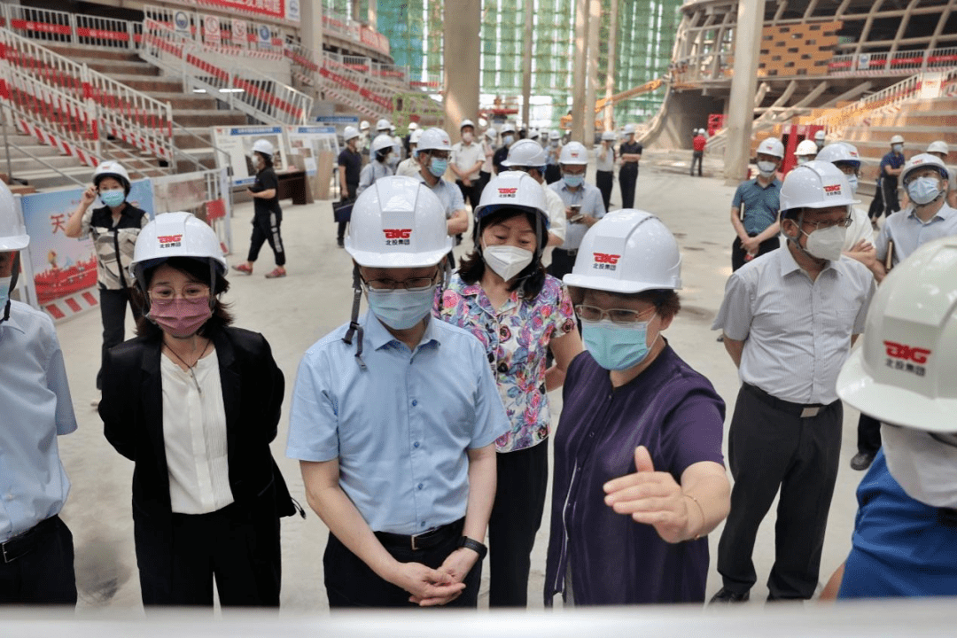 杨烁同志带队调研城市副中心图书馆和剧院项目建设情况