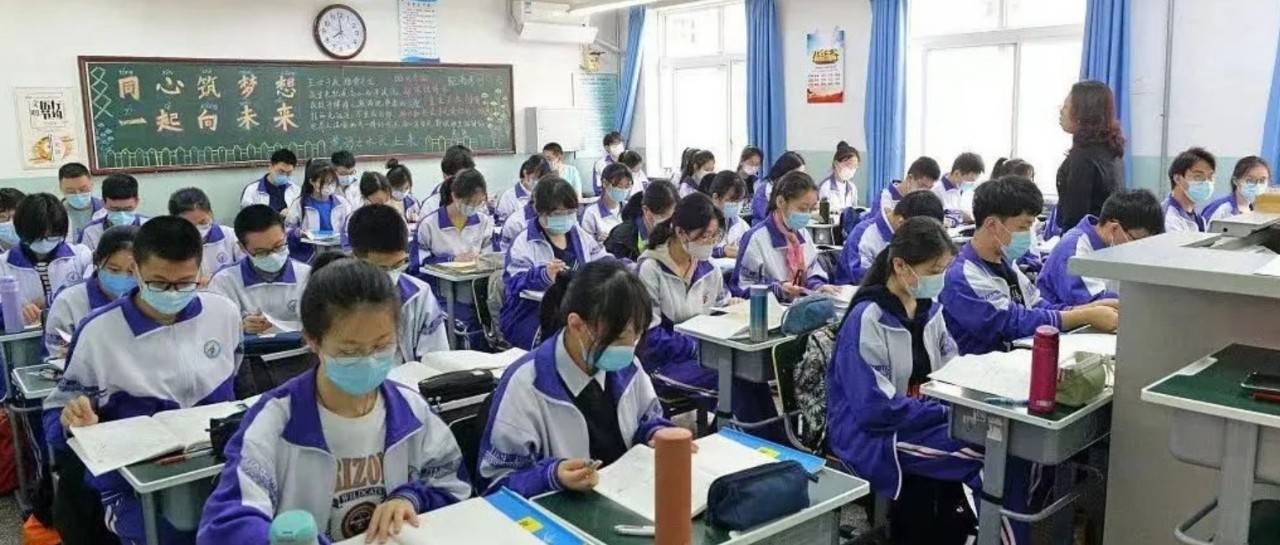 没钱上学?一定不要放弃读书,你只管拿着录取通知书到学校报到!_经济负担_国家_家庭