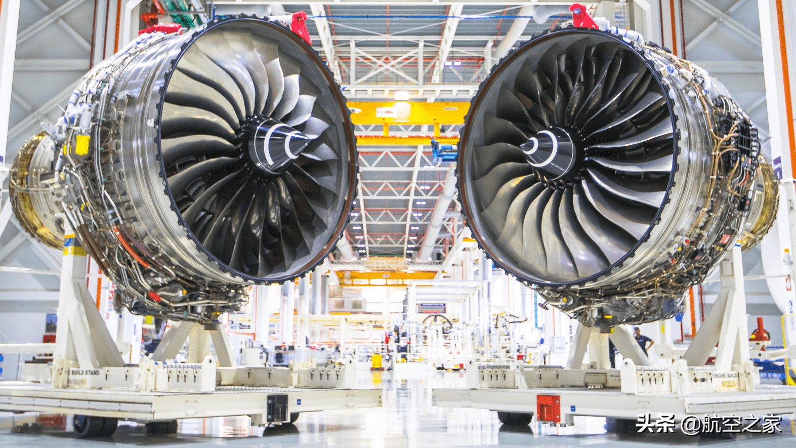 波音787两款发动机罗罗遄达1000推力达36吨genx达364吨