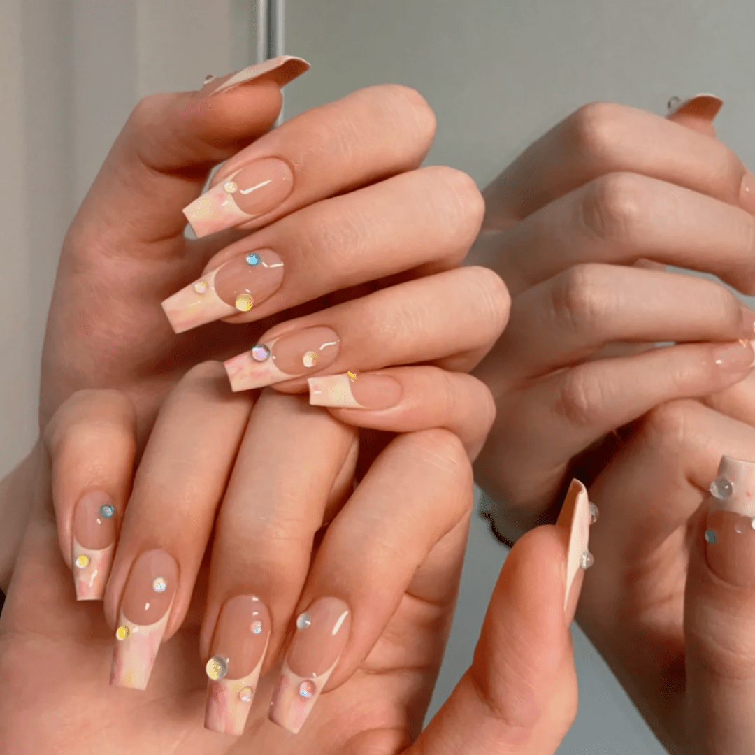 150款巨好看的夏日美甲!清凉显手白,短甲也能做!_款式_指甲_手指头