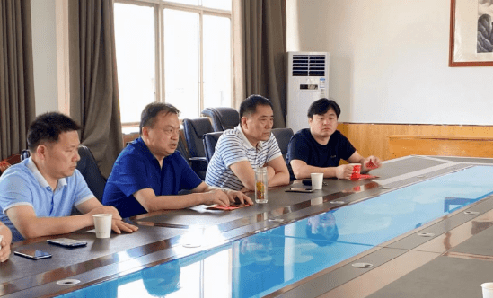 爱心传递情暖校园凤台十中为患病学生捐款