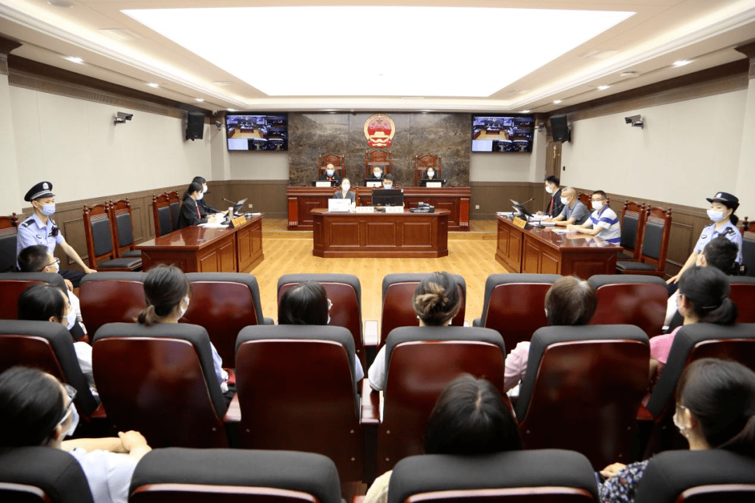 最高人民法院第五巡回法庭成都审判点敲响"第一槌"_司法_四川_郝银钟