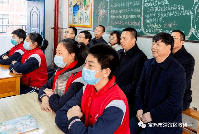 经过线上展示,专家线下评审,渭滨区渭滨中学的孙溢良,金陵中学的高玲