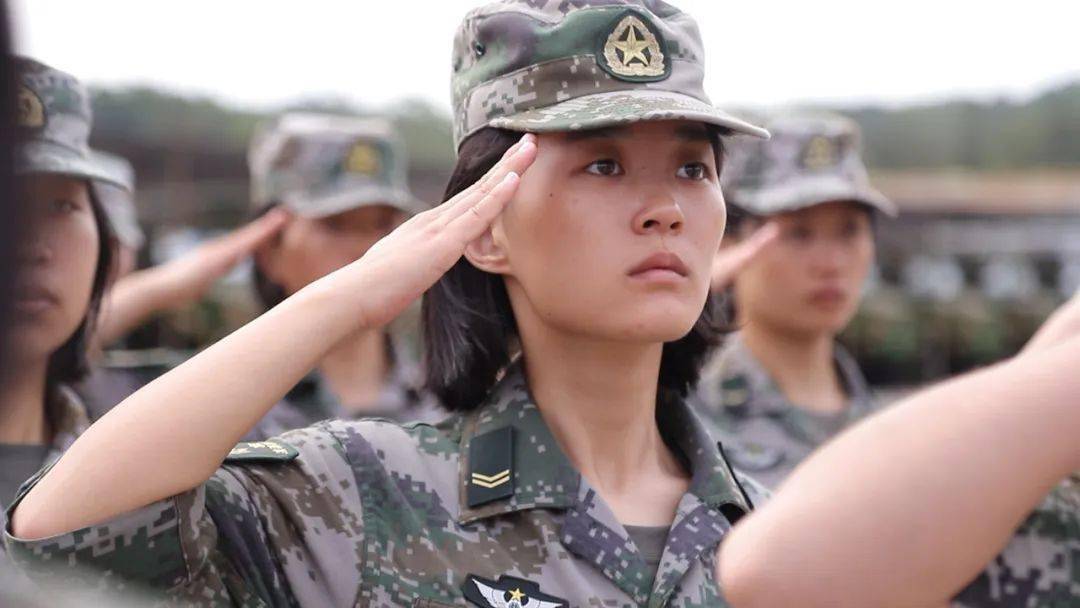文武兼备,看这群大学生女兵的青春芳华_训练_理论_战区