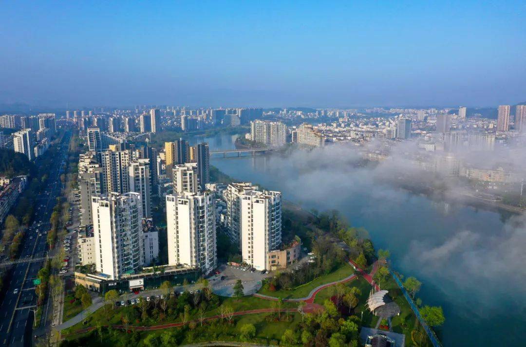 创建全域全国文明城市屯溪区以席地而坐标准打造最干净城市