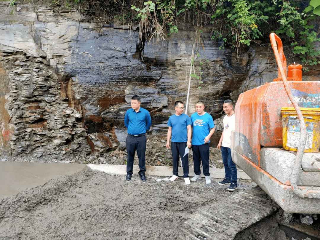 区交通局干部在彭水县挂职锻炼一,盘活干部队伍,筑牢工程基础围绕交通