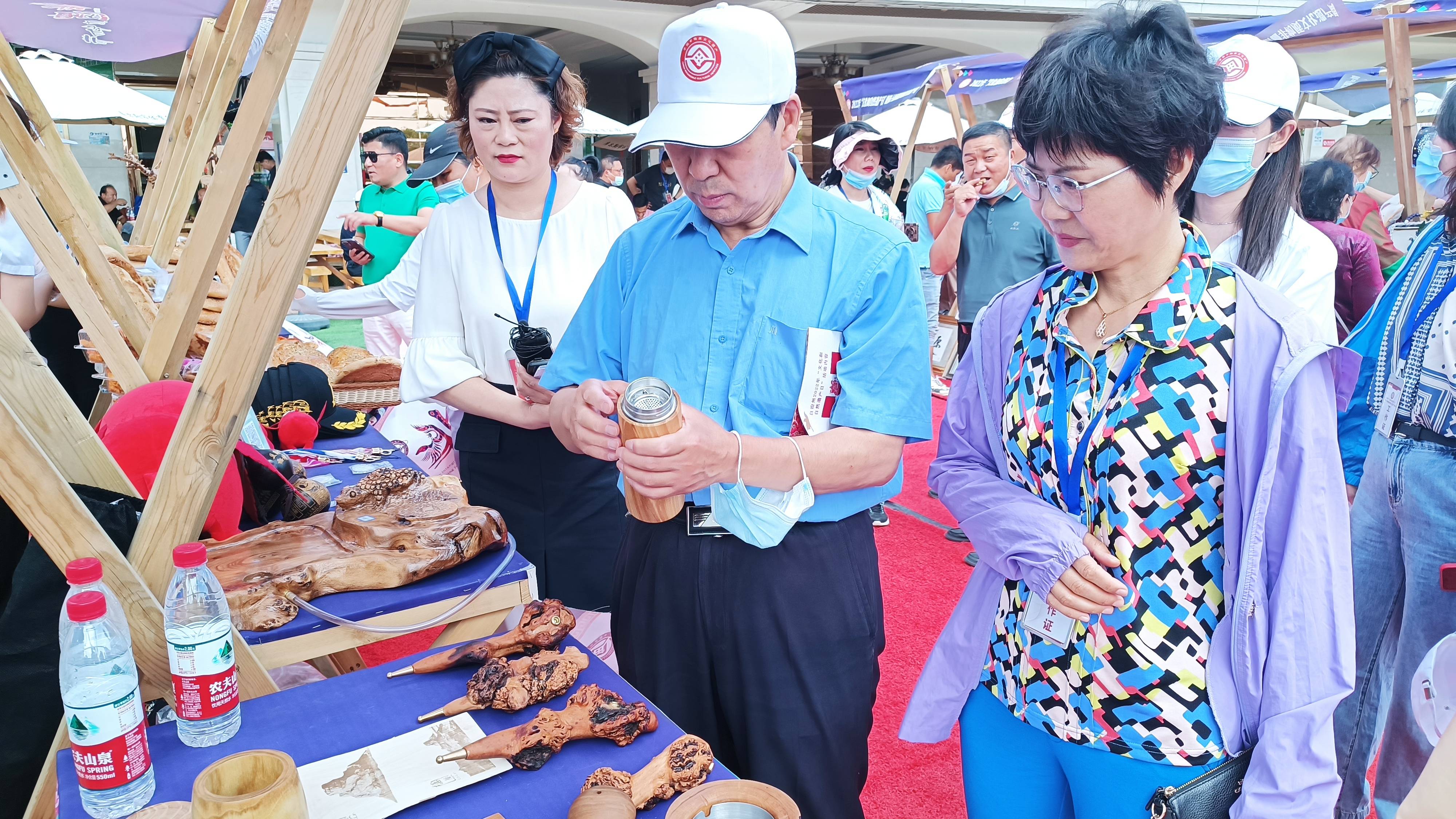 巴州博物馆馆长图片