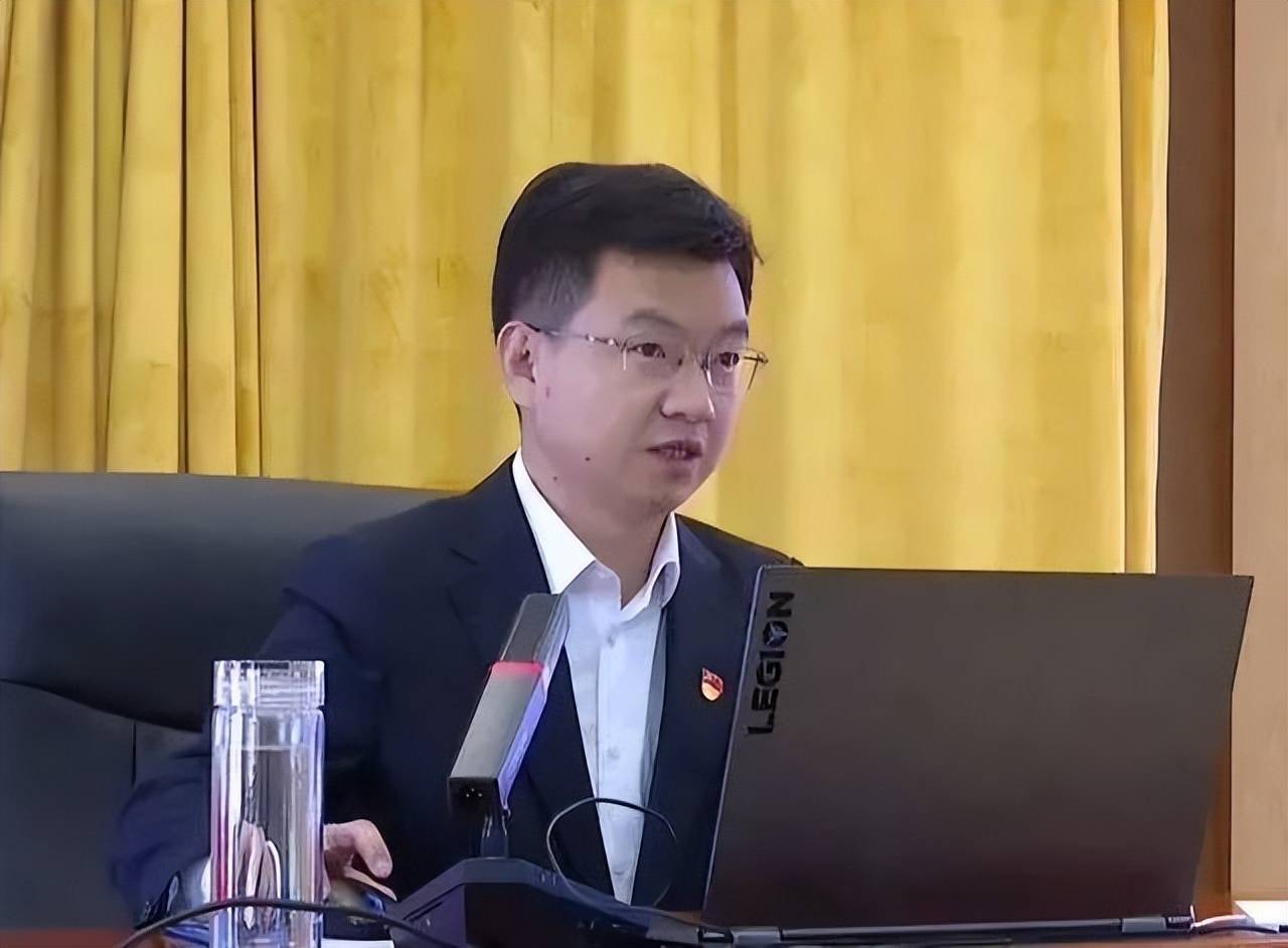 清华毕业的80后厅官入疆不到两年再履新