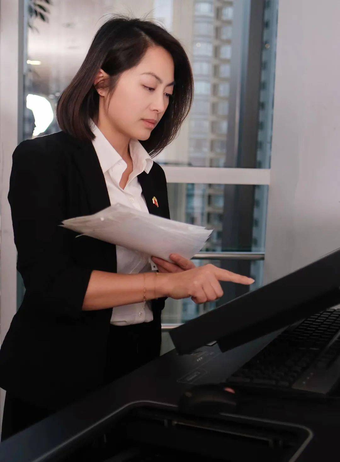 川电劳模杨晓丹书写新荣光绽放她力量