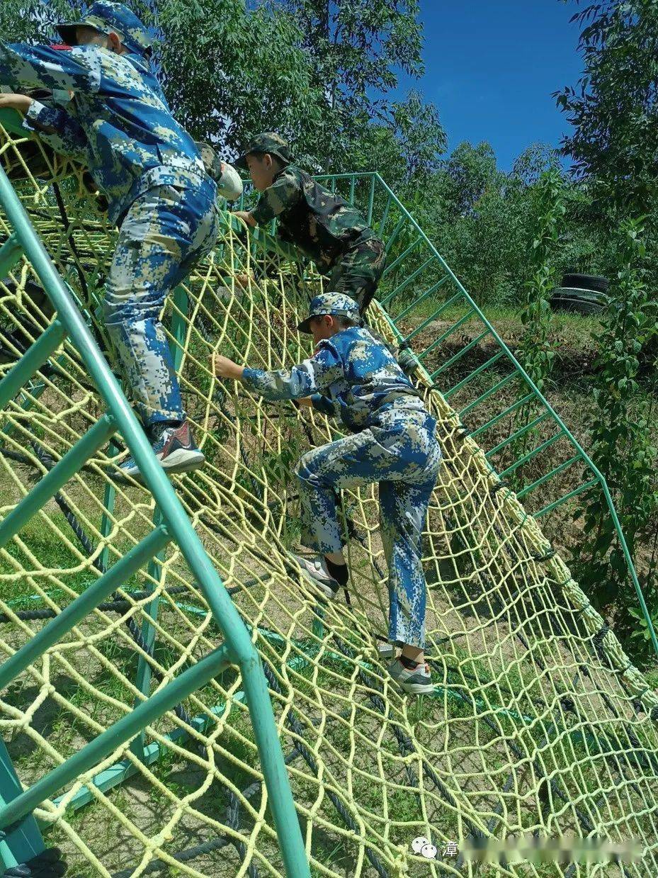 满城龙翔山庄拓展训练图片