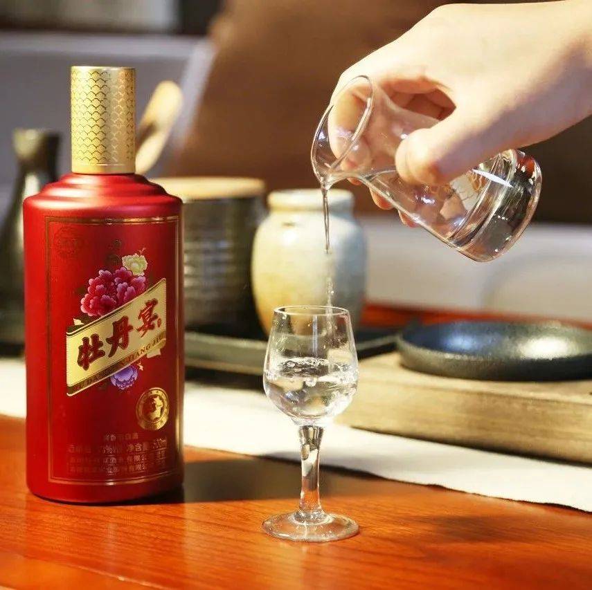 做个俗人,从此清风配浊酒_一个人_酿造_一生