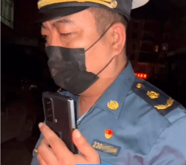 ������˾������������ִ�������˿ͱ���ǣ�һ���ֱ��ͼ�ֵ10 ...