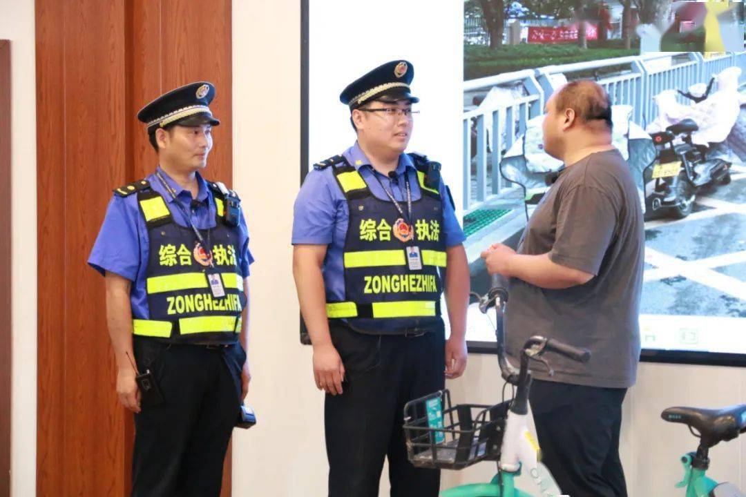 法治政府漯河市城管局市审计局市信访局开展形式多样的学法活动