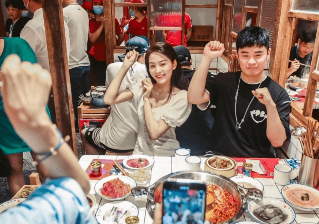 从陈赫与贤合庄说起为什么明星们开始扎堆开店创业了