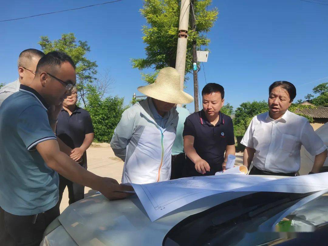 甘肃省政协人口资源环境委员会副主任王忠民到西和县调研地质灾害防治