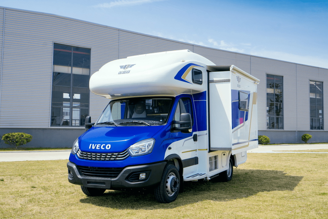 65t依维柯底盘大空间大水电赛德白鲸plus双拓展房车