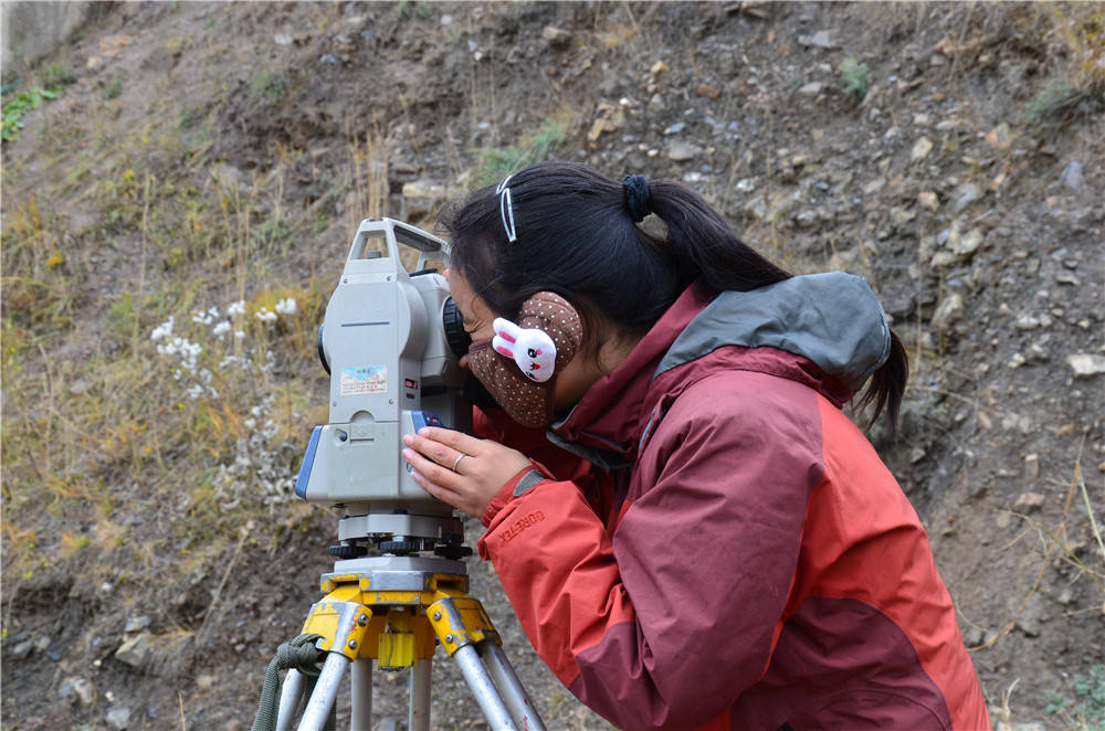 「奔流·青年」"女生也能从事野外测绘工作啊!
