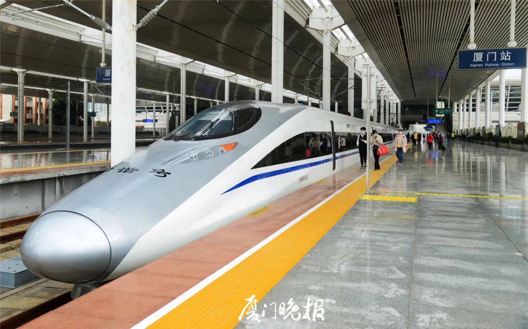 调图后,厦门站,厦门北站共开行旅客列车220.5对,其中动车组