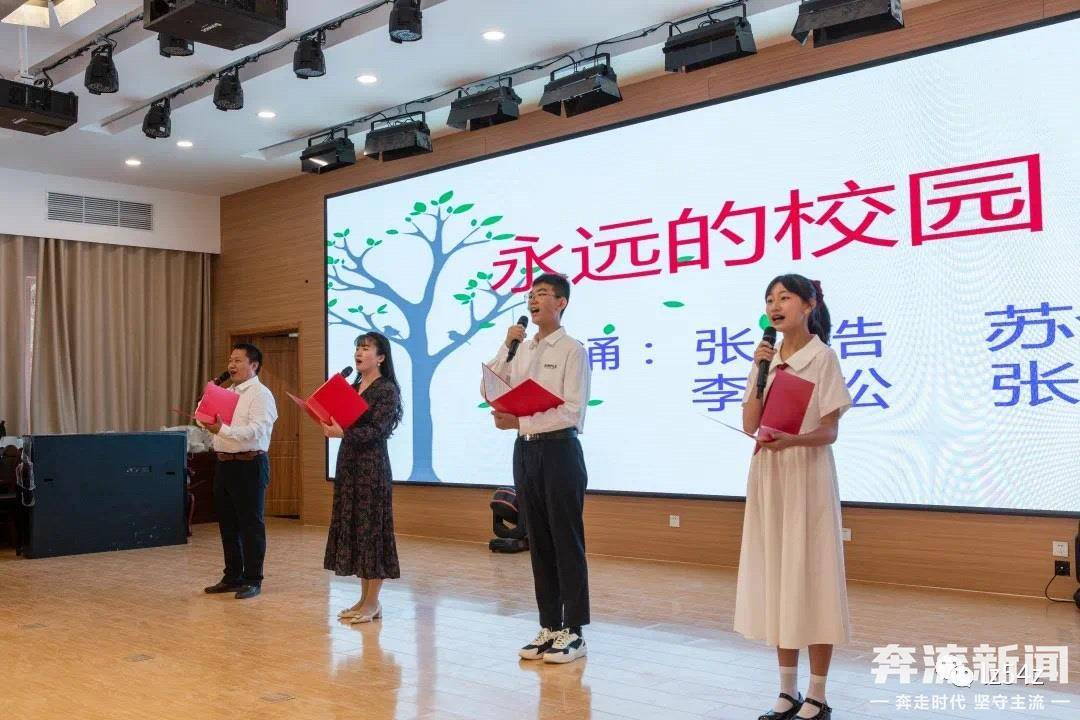 正值毕业季,兰州市第五十四中学2022届毕业生在离别之际,也迎来了学校