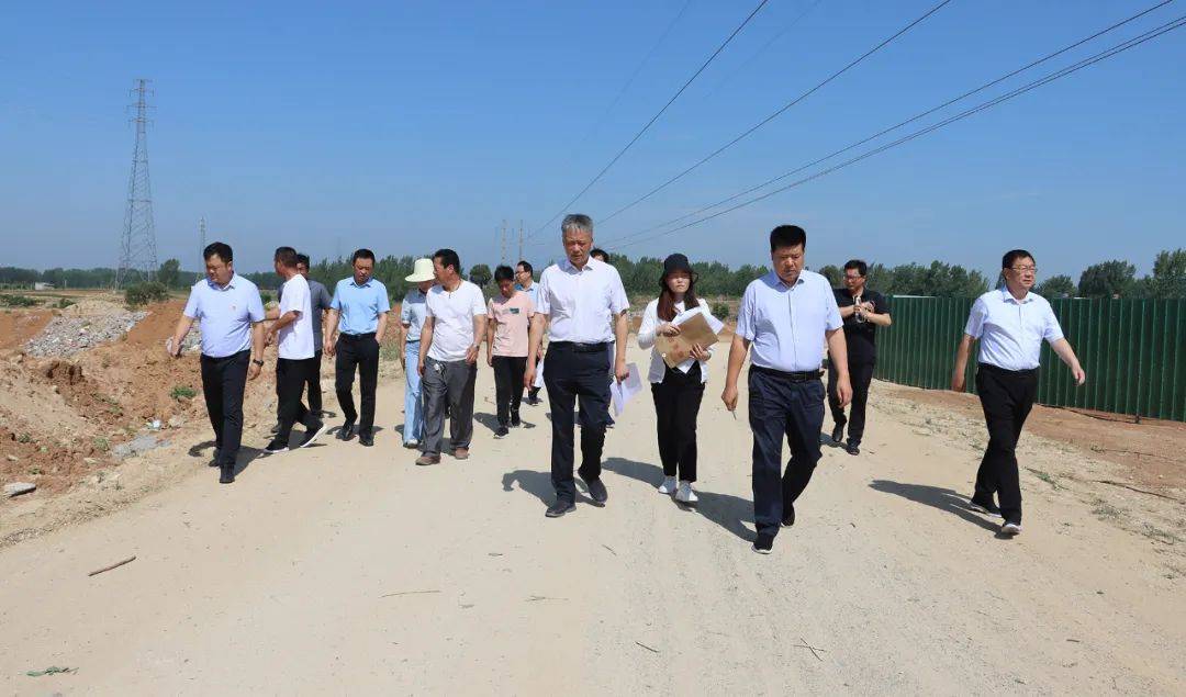 南阳市鸭河工区领导深入重点项目地现场办公协调解决当前企业存在的