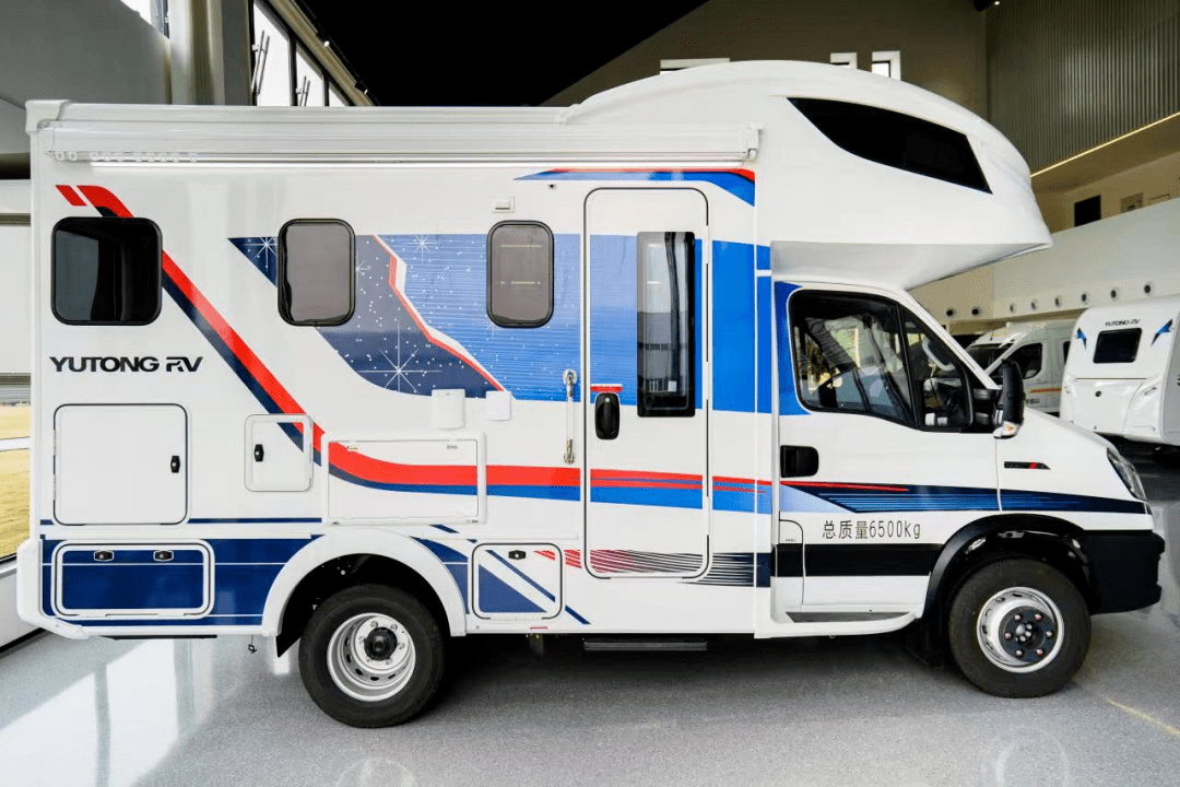 澳洲胡桃木内饰舒适可调节商务座椅宇通c535双拓展旗舰版房车